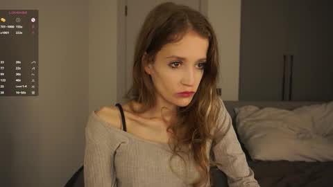 Snapshot of skinny_eve chatting on 09-16-25, 03:57 Emily online show from 09-16-25, 03:57