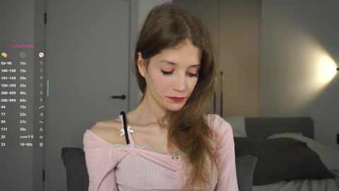 Snapshot of skinny_eve chatting on 10-19-25, 05:35 Emily online show from 10-19-25, 05:35