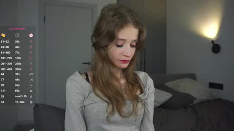 Snapshot of skinny_eve chatting on 10-23-25, 06:17 Emily online show from 10-23-25, 06:17