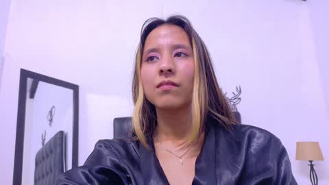 skinny_hottie18 online show from 01-18-25, 04:31