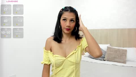 Snapshot of skinny_lilly chatting on 12-05-24, 07:28 lilly online show from 12-05-24, 07:28