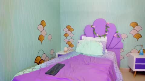 Snapshot of skinny_linda chatting on 01-21-25, 01:11   online show from 01-21-25, 01:11