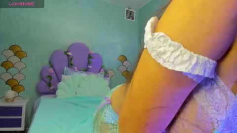 Snapshot of skinny_linda chatting on 02-01-25, 10:15   online show from 02-01-25, 10:15