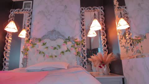 Snapshot of skinny_linda chatting on 02-07-25, 01:11   online show from 02-07-25, 01:11