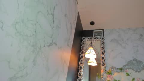 Snapshot of skinny_linda chatting on 02-08-25, 01:11   online show from 02-08-25, 01:11