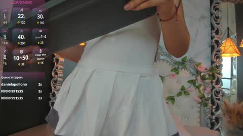 Snapshot of skinny_linda chatting on 02-08-25, 04:14   online show from 02-08-25, 04:14