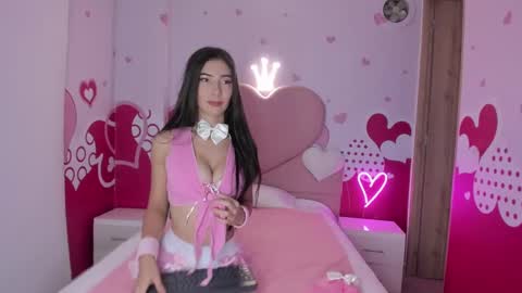 Snapshot of skinny_linda chatting on 03-12-25, 10:16   online show from 03-12-25, 10:16