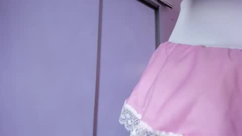 Snapshot of skinny_linda chatting on 03-12-25, 01:19   online show from 03-12-25, 01:19