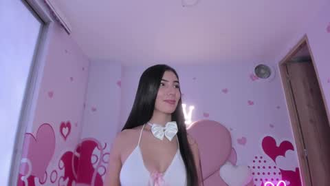 Snapshot of skinny_linda chatting on 03-12-25, 04:24   online show from 03-12-25, 04:24