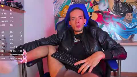 Snapshot of skinny_mac_ chatting on 06-23-26, 02:04 Mac online show from 06-23-26, 02:04