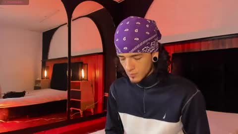 Snapshot of skinny_mac_ chatting on 07-12-26, 01:46 Mac online show from 07-12-26, 01:46