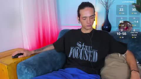 Snapshot of skinny_mac_ chatting on 07-29-26, 03:54 Mac online show from 07-29-26, 03:54
