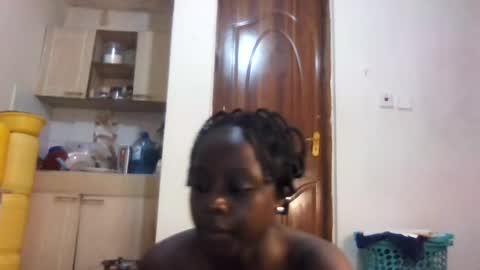 Munah online show from 06-12-26, 02:27
