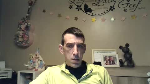 Snapshot of skinnybigcock2 chatting on 03-17-26, 03:33 SkinnyBigCock2 online show from 03-17-26, 03:33