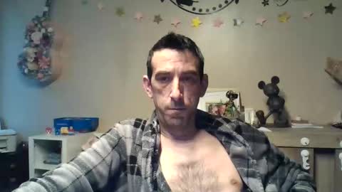 Snapshot of skinnybigcock2 chatting on 04-25-26, 05:21 SkinnyBigCock2 online show from 04-25-26, 05:21