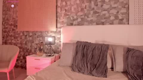 Snapshot of skinnydoll_1 chatting on 05-20-26, 03:29 Mila online show from 05-20-26, 03:29