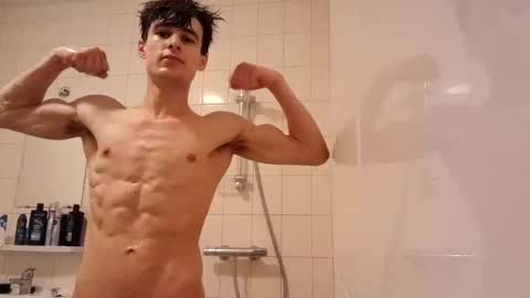 Snapshot of skinnyguywithbigd chatting on 10-18-25, 01:23 skinnyguywithbigd online show from 10-18-25, 01:23