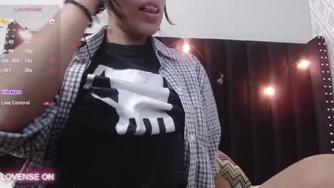 Snapshot of skinnyneighbour_ chatting on 12-18-24, 03:15 Karla online show from 12-18-24, 03:15