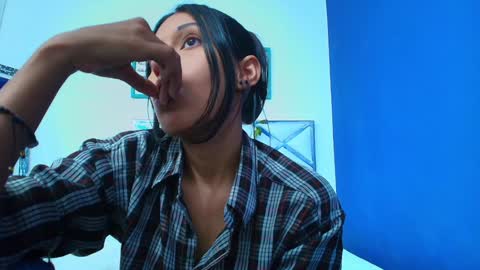 Snapshot of skinnyneighbour_ chatting on 12-28-24, 06:17 Karla online show from 12-28-24, 06:17