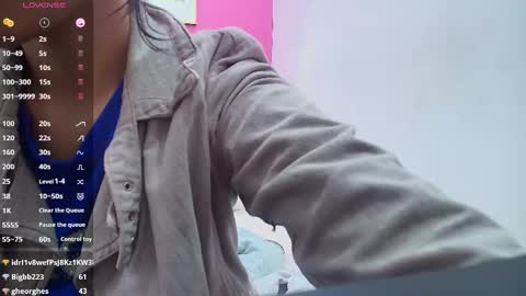 Snapshot of skinnyneighbour_ chatting on 02-26-25, 03:10 Karla online show from 02-26-25, 03:10
