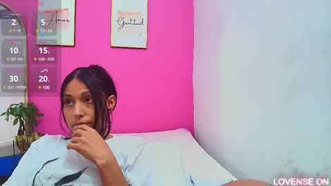 Snapshot of skinnyneighbour_ chatting on 03-11-25, 06:00 Karla online show from 03-11-25, 06:00