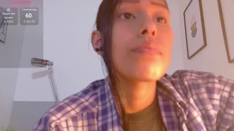 Snapshot of skinnyneighbour_ chatting on 06-05-26, 06:52 Karla online show from 06-05-26, 06:52