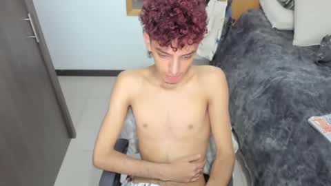 skinnypipe15 online show from 11-05-25, 10:43