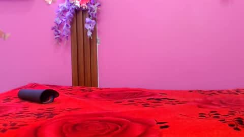 sofia online show from 09-28-25, 01:16