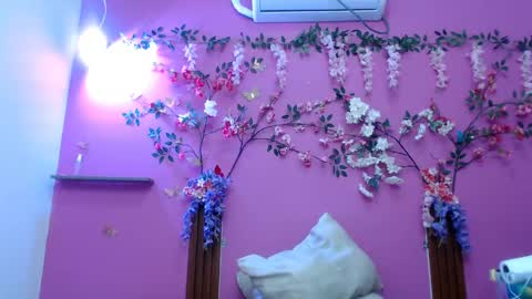 sofia online show from 04-26-26, 01:42