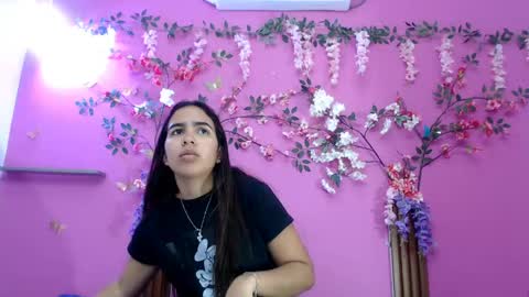Snapshot of skinnysofia18 chatting on 05-15-26, 01:51 sofia online show from 05-15-26, 01:51