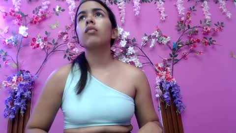 Snapshot of skinnysofia18 chatting on 06-07-26, 01:59 sofia online show from 06-07-26, 01:59