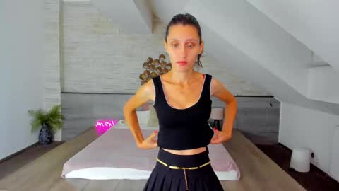 Snapshot of skinnystar_ chatting on 10-03-25, 04:20 Julia online show from 10-03-25, 04:20