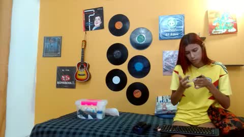 Snapshot of skinnyverus18 chatting on 10-19-25, 07:03 VERUS online show from 10-19-25, 07:03