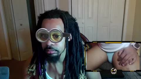 Snapshot of skinzandbait chatting on 12-15-24, 05:56 strokerpoker online show from 12-15-24, 05:56