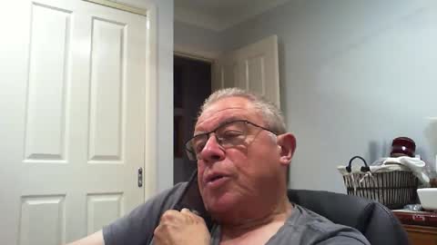 Skipper1970 online show from 03-11-26, 08:42