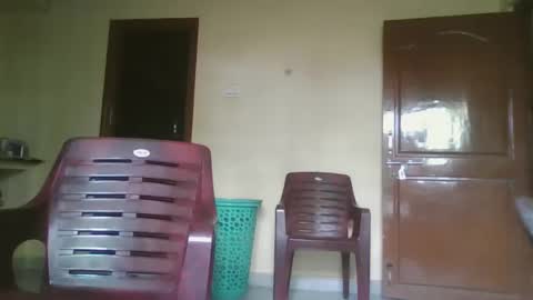 Snapshot of sklavepappu143 chatting on 11-06-25, 05:52 Indianslut1431 online show from 11-06-25, 05:52