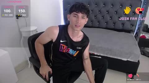 Skorpyon Musclee online show from 12-31-24, 04:27