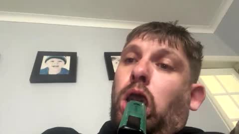 Snapshot of skuzzy25 chatting on 05-31-26, 05:20 skuzzy25 online show from 05-31-26, 05:20