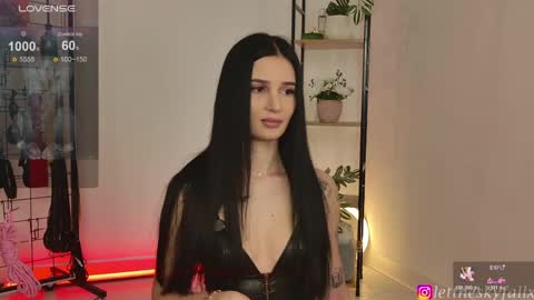 Eliza online show from 05-15-26, 09:44