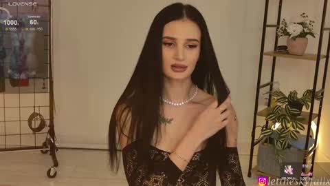 Eliza online show from 06-03-26, 12:02