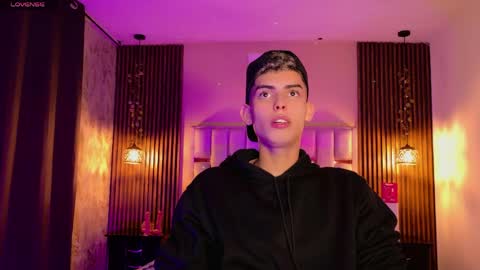 Daniel online show from 04-22-26, 01:12