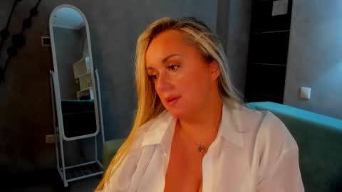 Snapshot of sky_kuper chatting on 11-06-25, 12:11 Sky online show from 11-06-25, 12:11