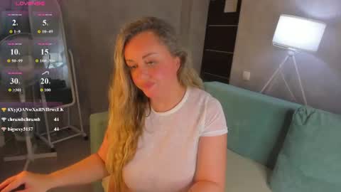 Snapshot of sky_kuper chatting on 06-22-26, 03:25 Sky online show from 06-22-26, 03:25