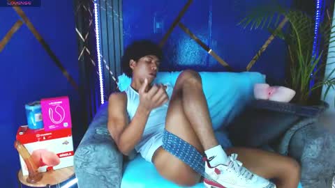 Snapshot of sky_walkerss chatting on 05-16-26, 05:34 sky_walkerss online show from 05-16-26, 05:34