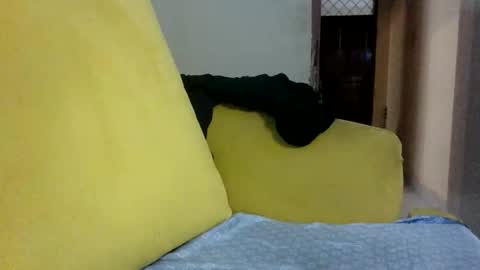 Snapshot of skygal98 chatting on 06-05-26, 06:42 skygal98 online show from 06-05-26, 06:42