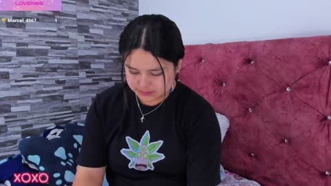 Snapshot of skyhotgirl chatting on 02-06-25, 12:54 Sky online show from 02-06-25, 12:54