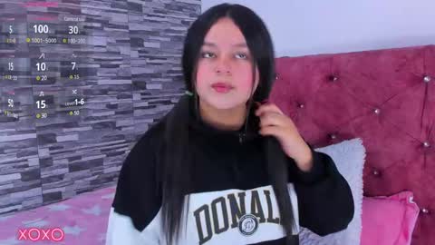 Snapshot of skyhotgirl chatting on 03-04-25, 06:50 Sky online show from 03-04-25, 06:50