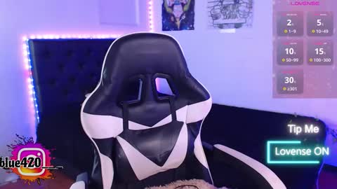 Snapshot of skyler__blue4 chatting on 11-26-25, 09:49 blue online show from 11-26-25, 09:49