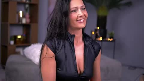 Skyler online show from 04-23-26, 03:52