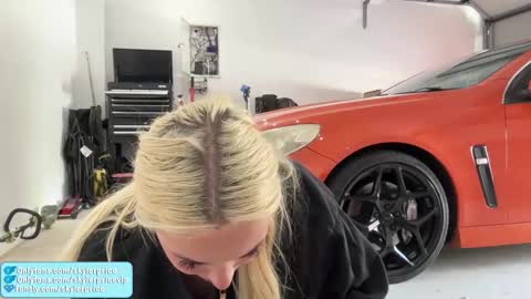 Snapshot of skylerprice chatting on 10-30-25, 02:46 skyler online show from 10-30-25, 02:46